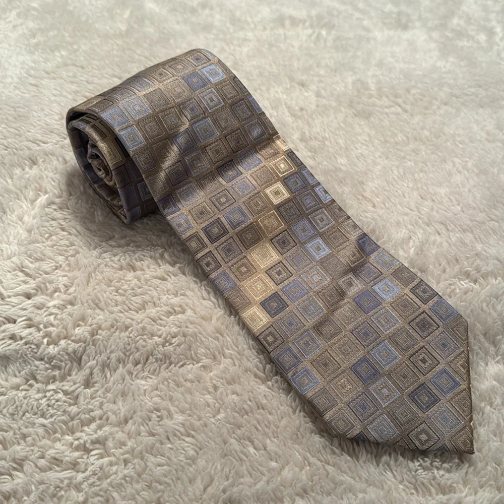 👔 EUC Men’s Brooks Brothers Tie – Grey & Blue Hues